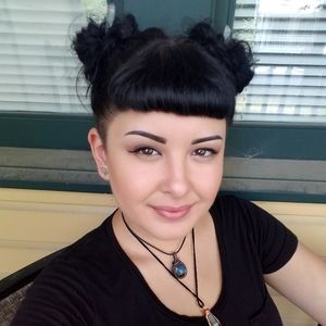 Meet your Posher, Reyna